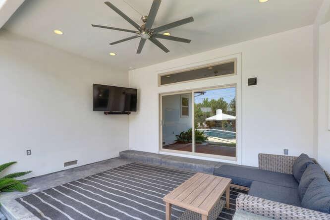 3710 Esperanza Drive