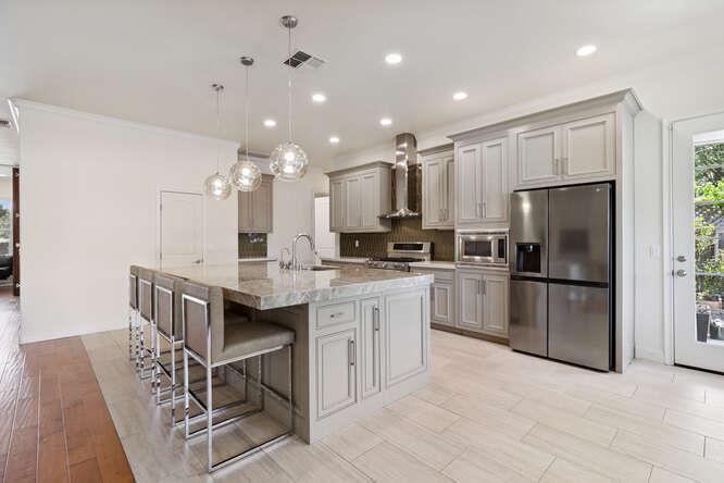 3710 Esperanza Drive