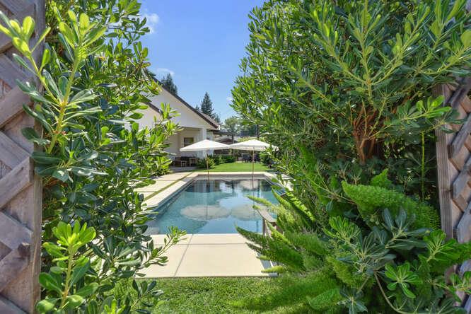 3710 Esperanza Drive