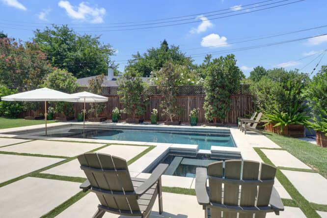 3710 Esperanza Drive