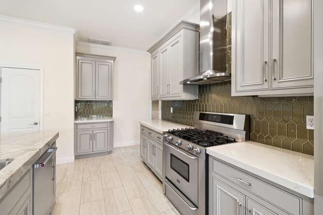 3710 Esperanza Drive