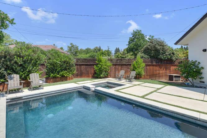 3710 Esperanza Drive