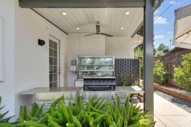 3710 Esperanza Drive