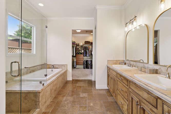 3710 Esperanza Drive