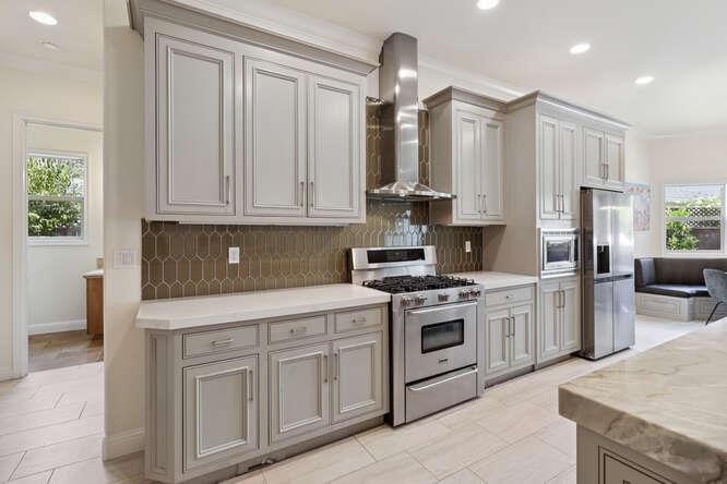 3710 Esperanza Drive