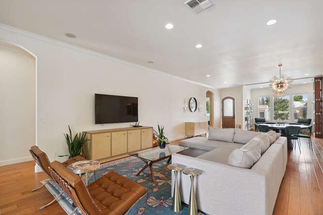 3710 Esperanza Drive