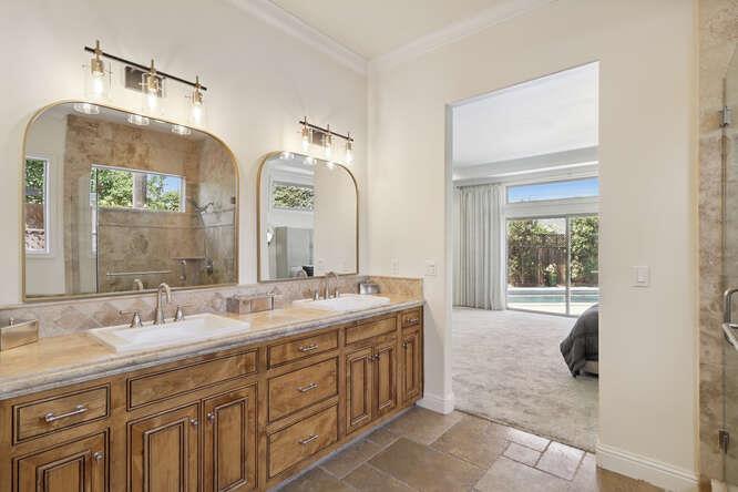 3710 Esperanza Drive