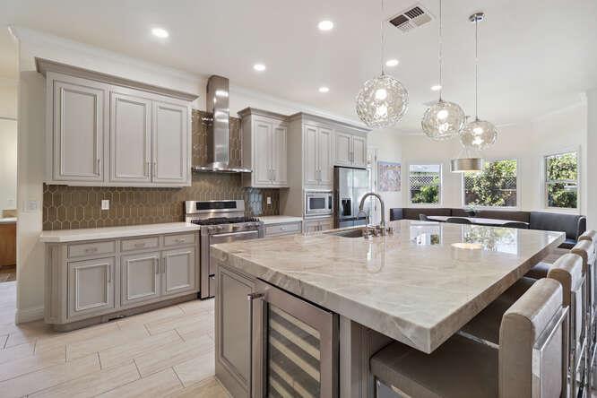 3710 Esperanza Drive