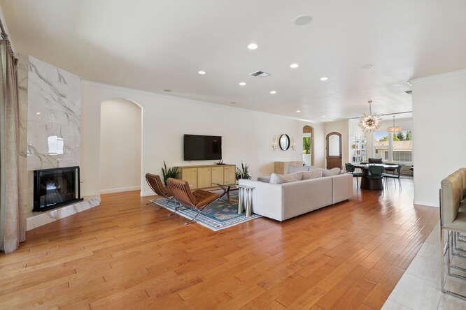 3710 Esperanza Drive