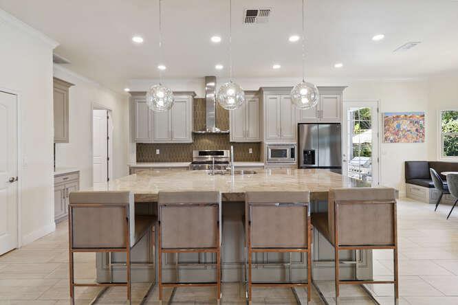 3710 Esperanza Drive