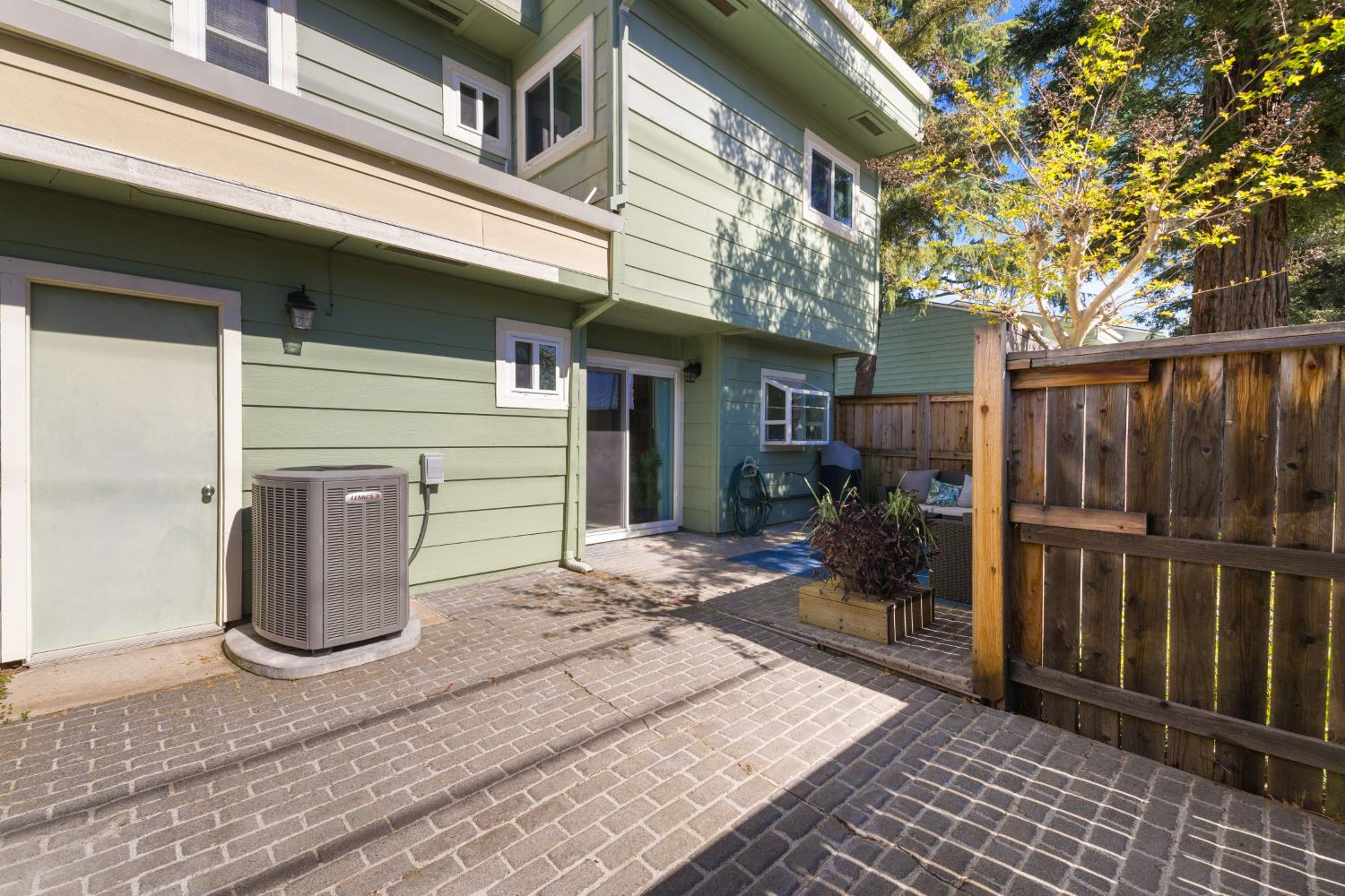 2801 Edison Avenue