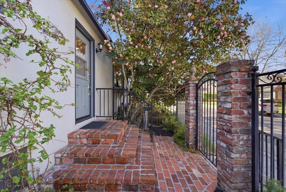 2769 Harkness Street