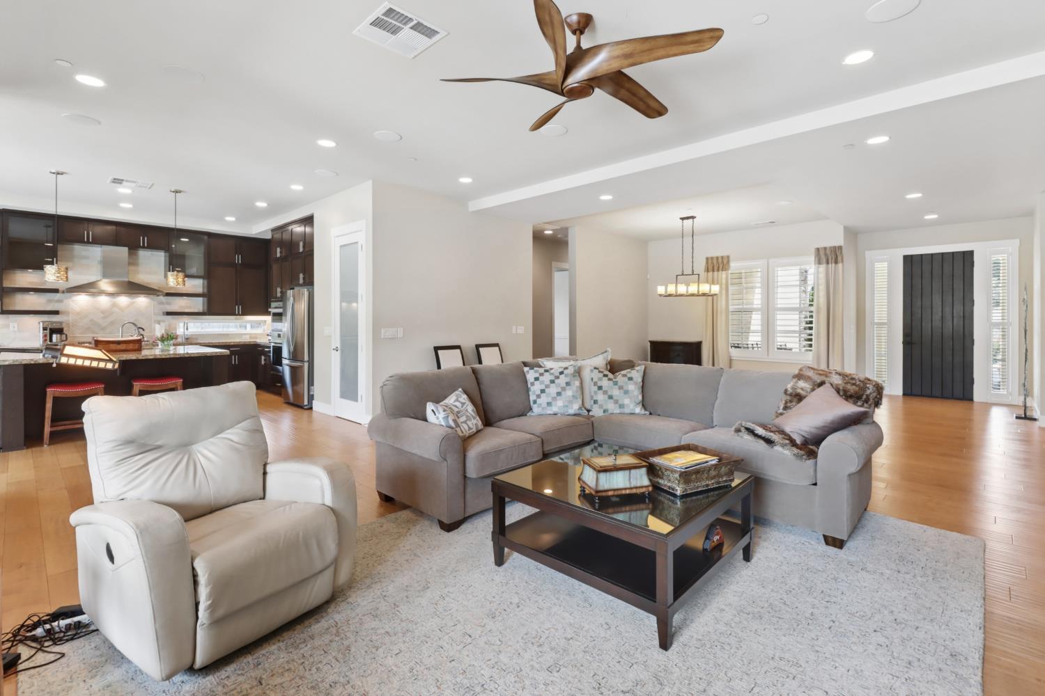 3545 Serramont Court