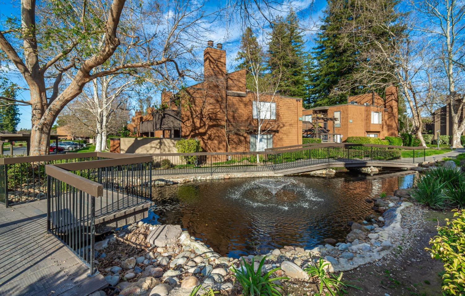 820 E Woodside Lane 2