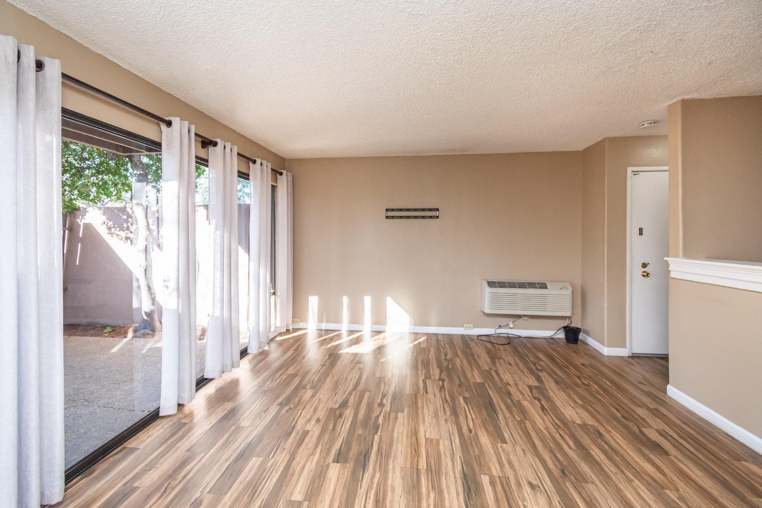 820 E Woodside Lane 2