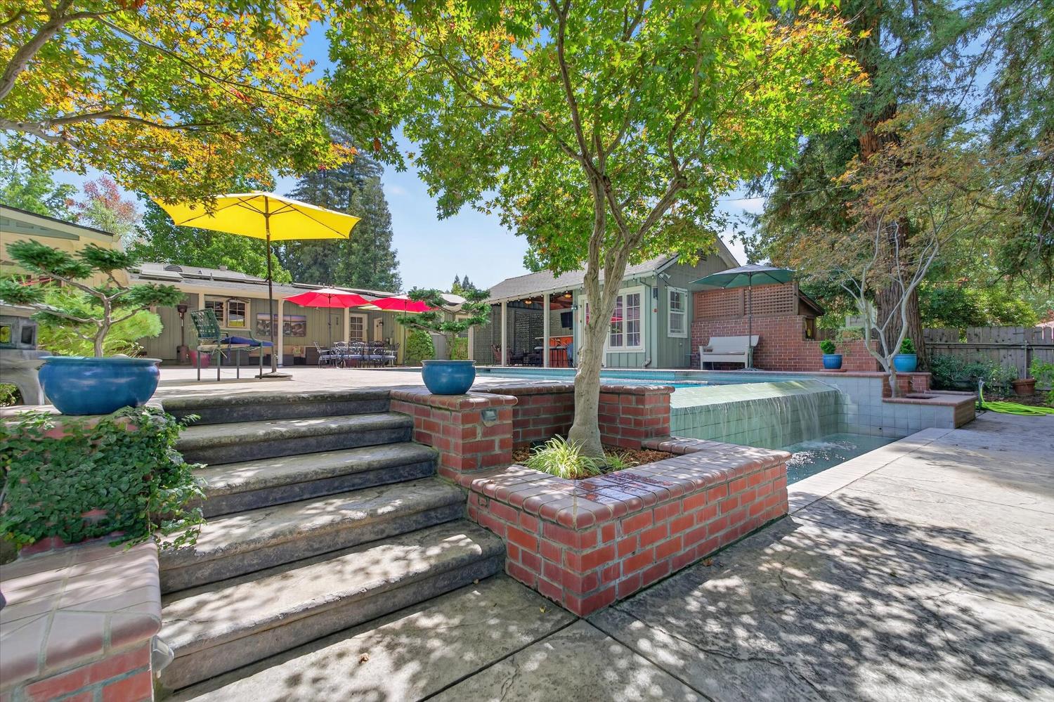 711 Coronado Boulevard