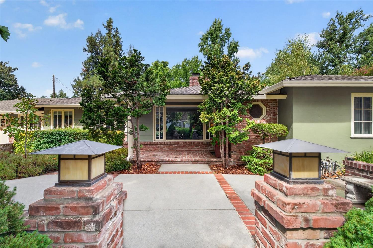 711 Coronado Boulevard
