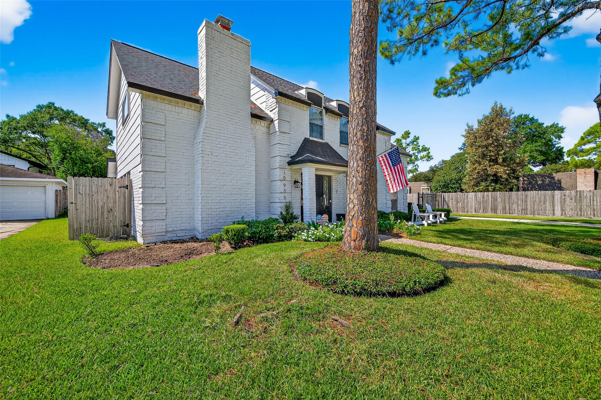 10935 Piping Rock Lane