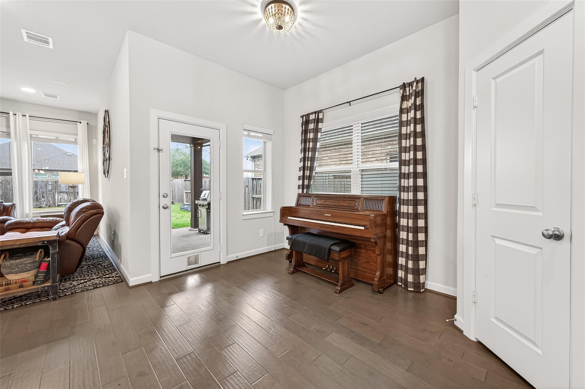 2223 Tonkawa Trail