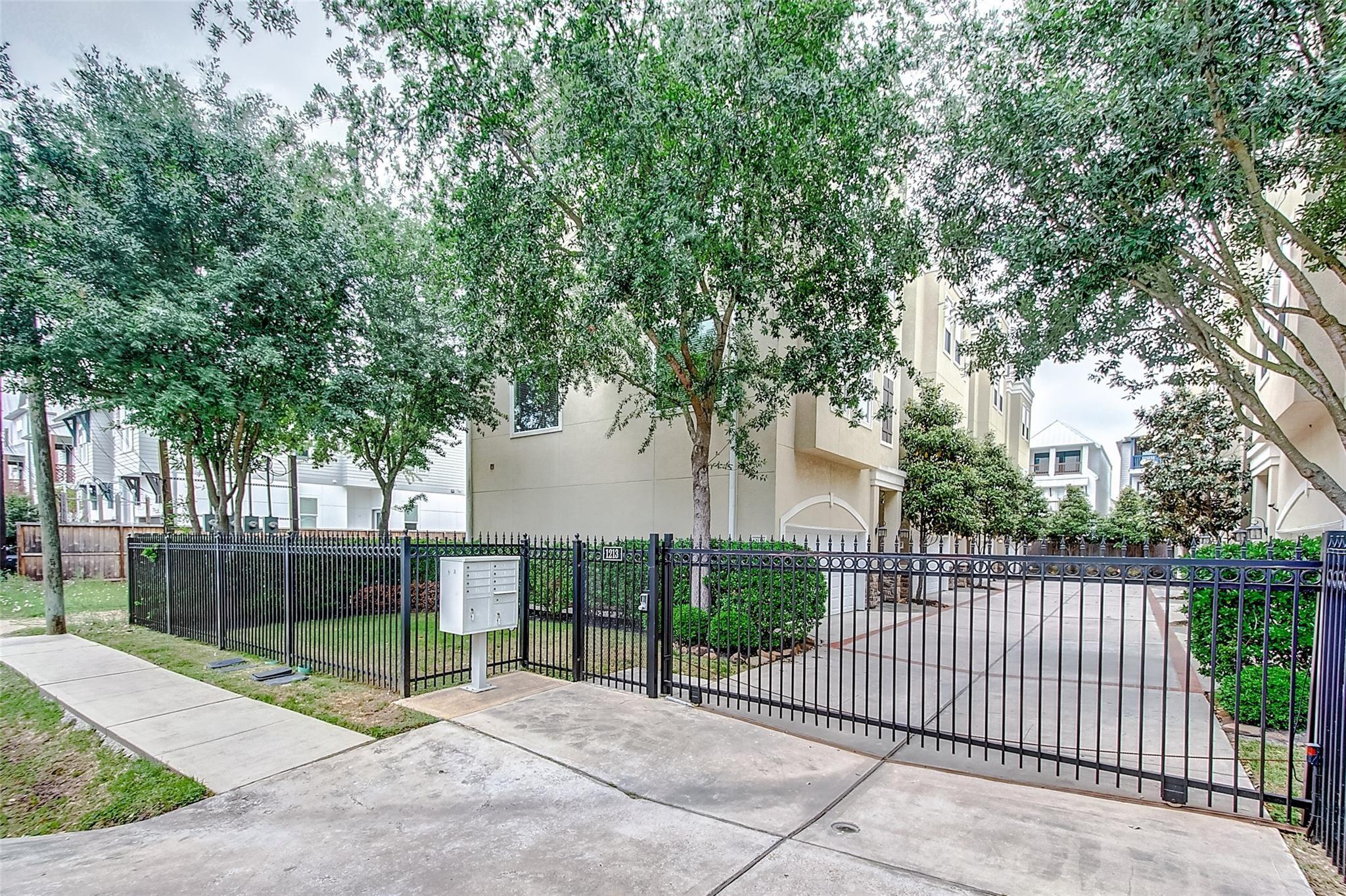 1213 W 15th 1/2 Street # C