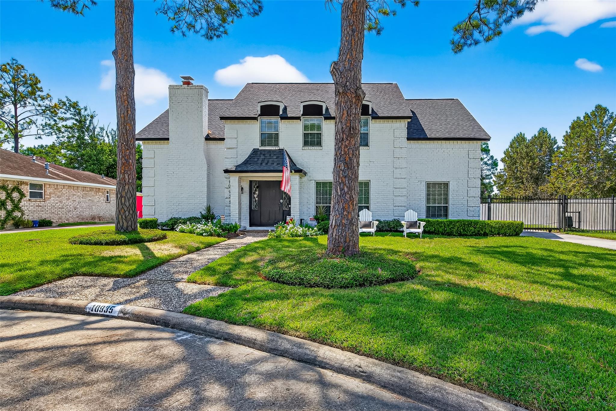 10935 Piping Rock Lane