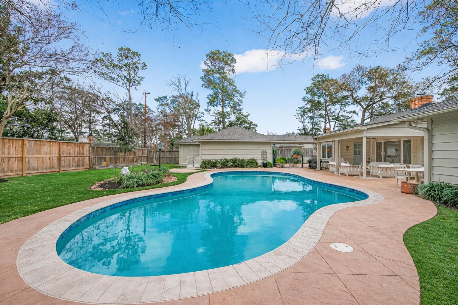 10122 Pine Forest Road