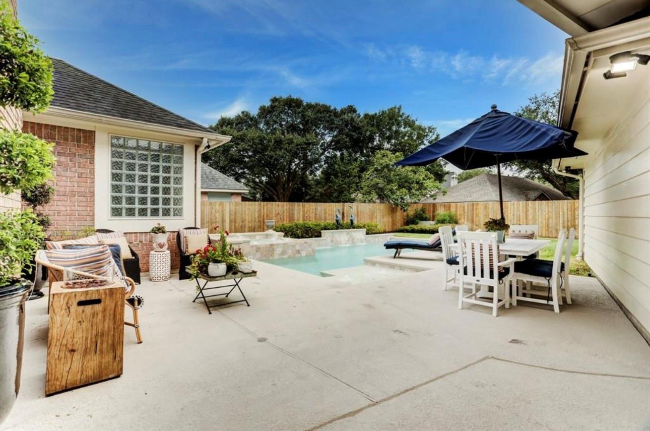 5523 Island Breeze Drive