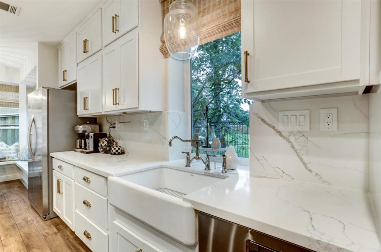 5523 Island Breeze Drive