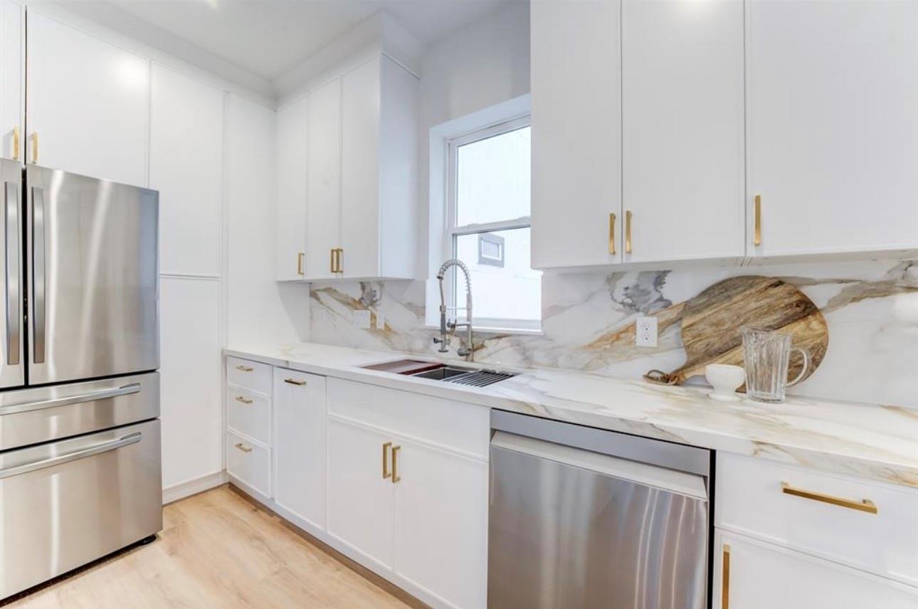 1210 W 23rd St W