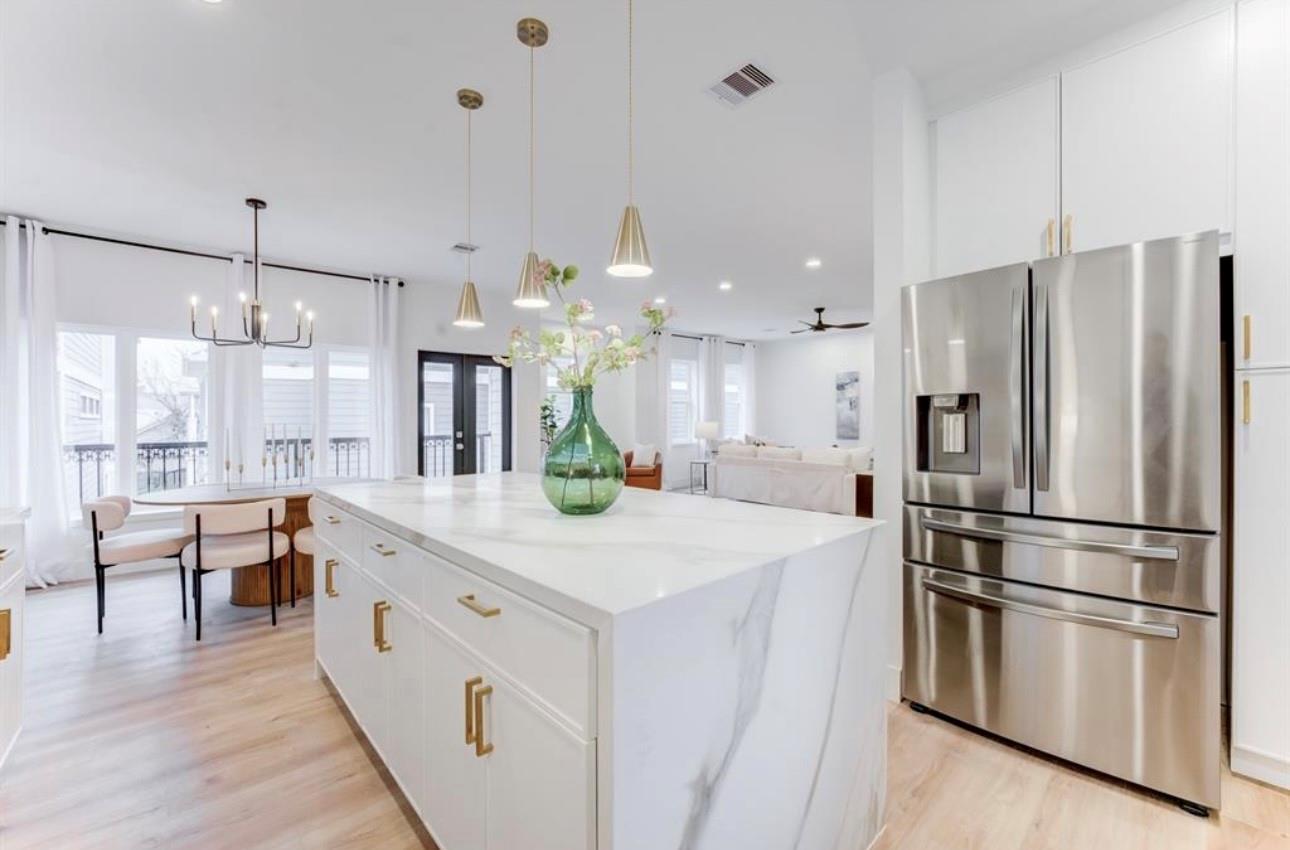 1210 W 23rd St W