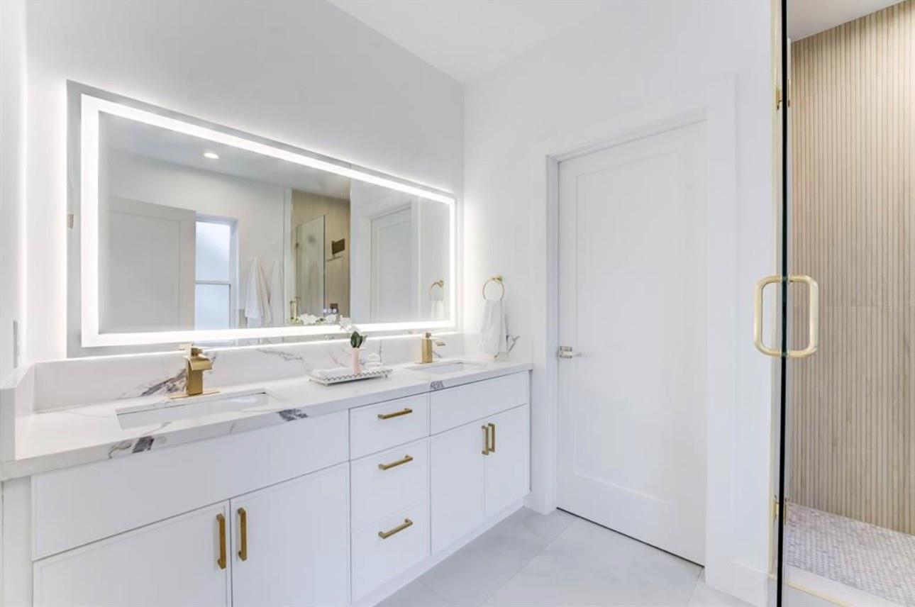 1210 W 23rd St W