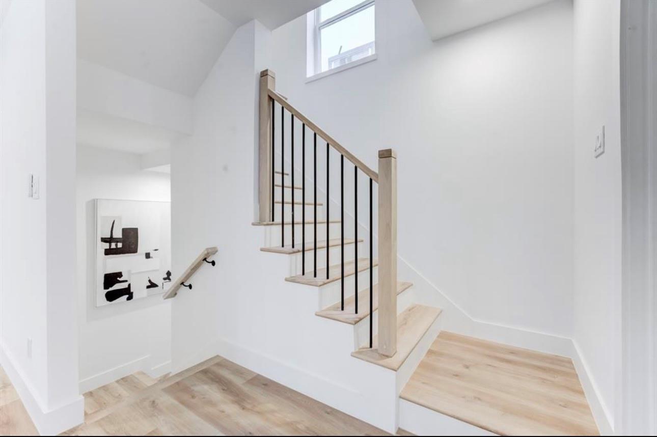 1210 W 23rd St W