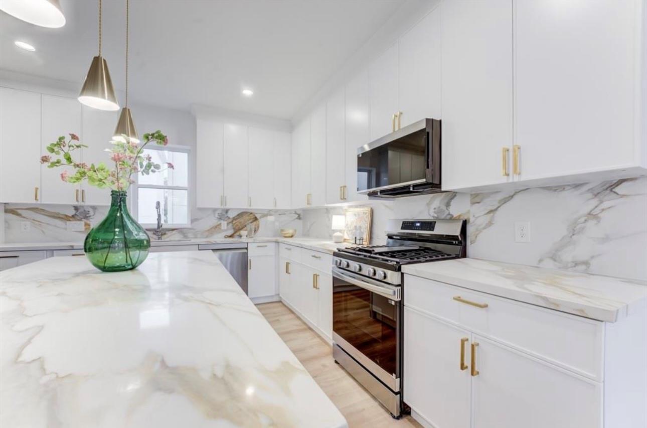 1210 W 23rd St W