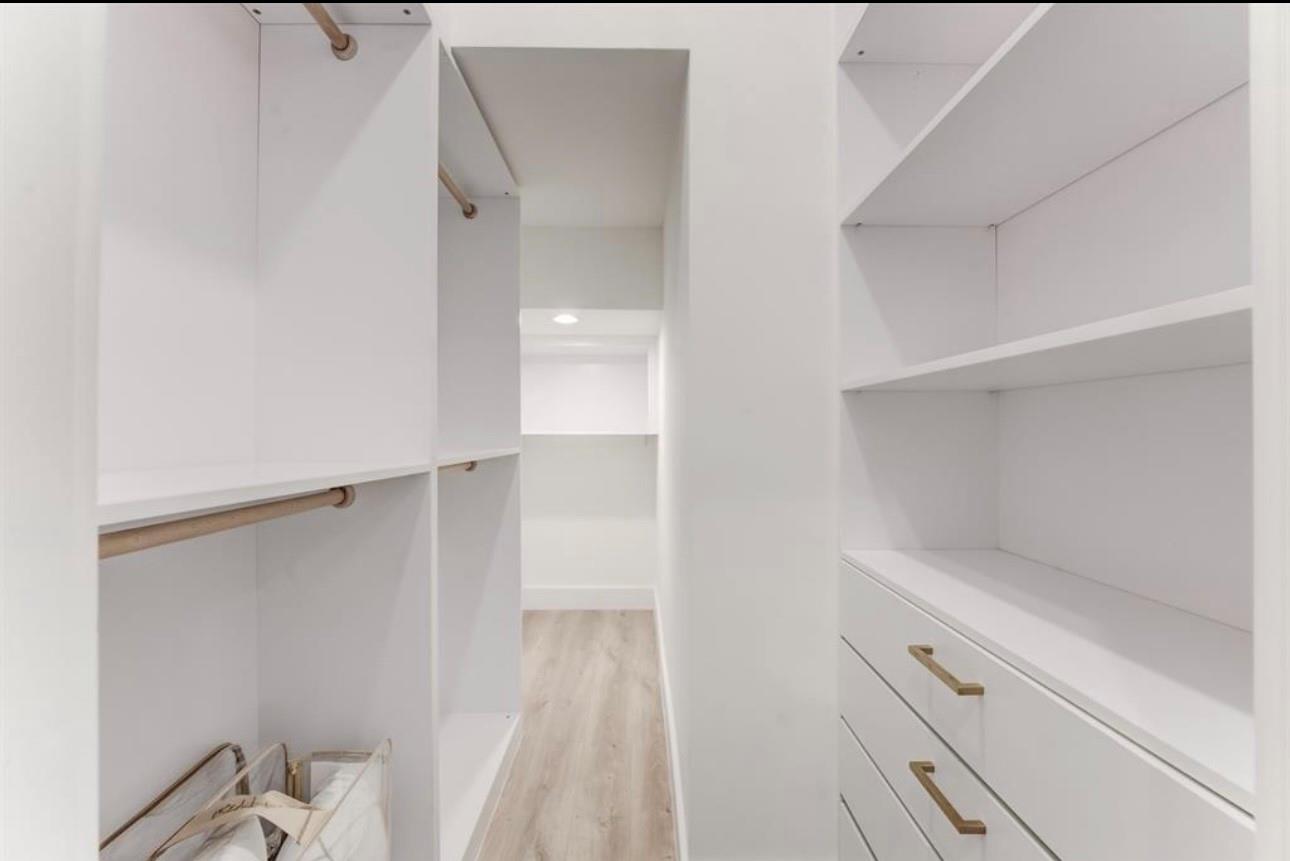 1210 W 23rd St W