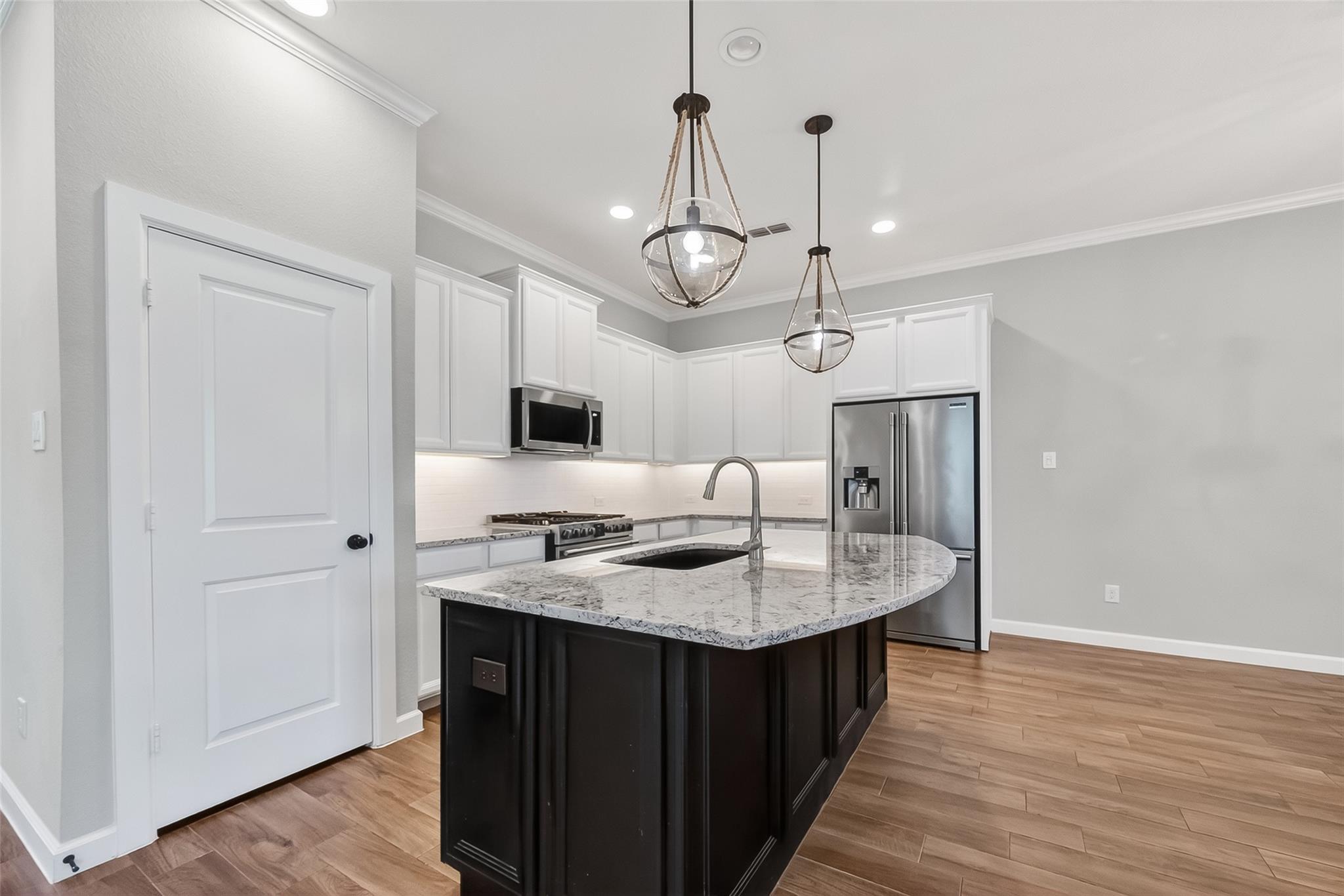 6034 Dark Kite Trail