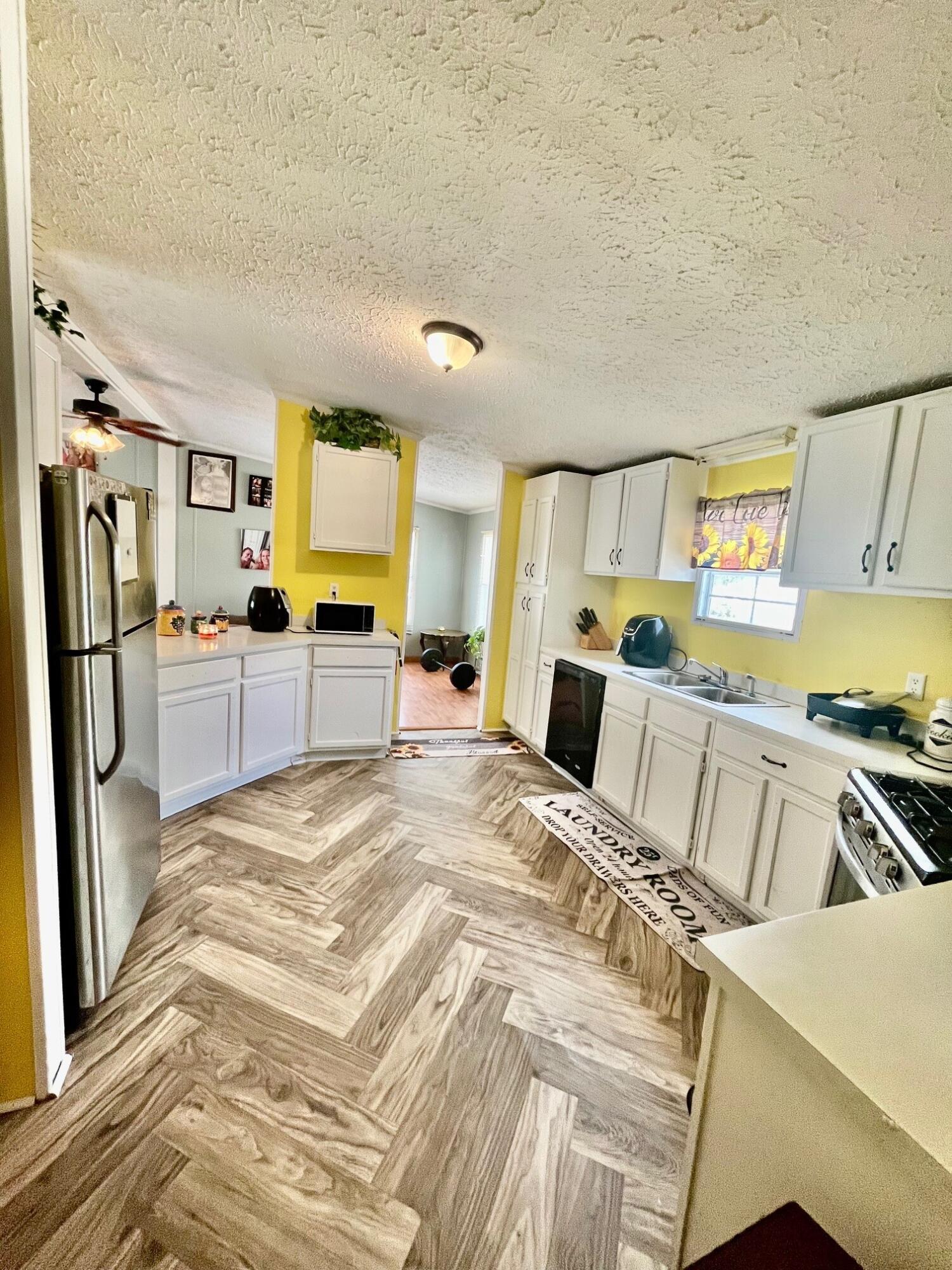 624 Bee Drive