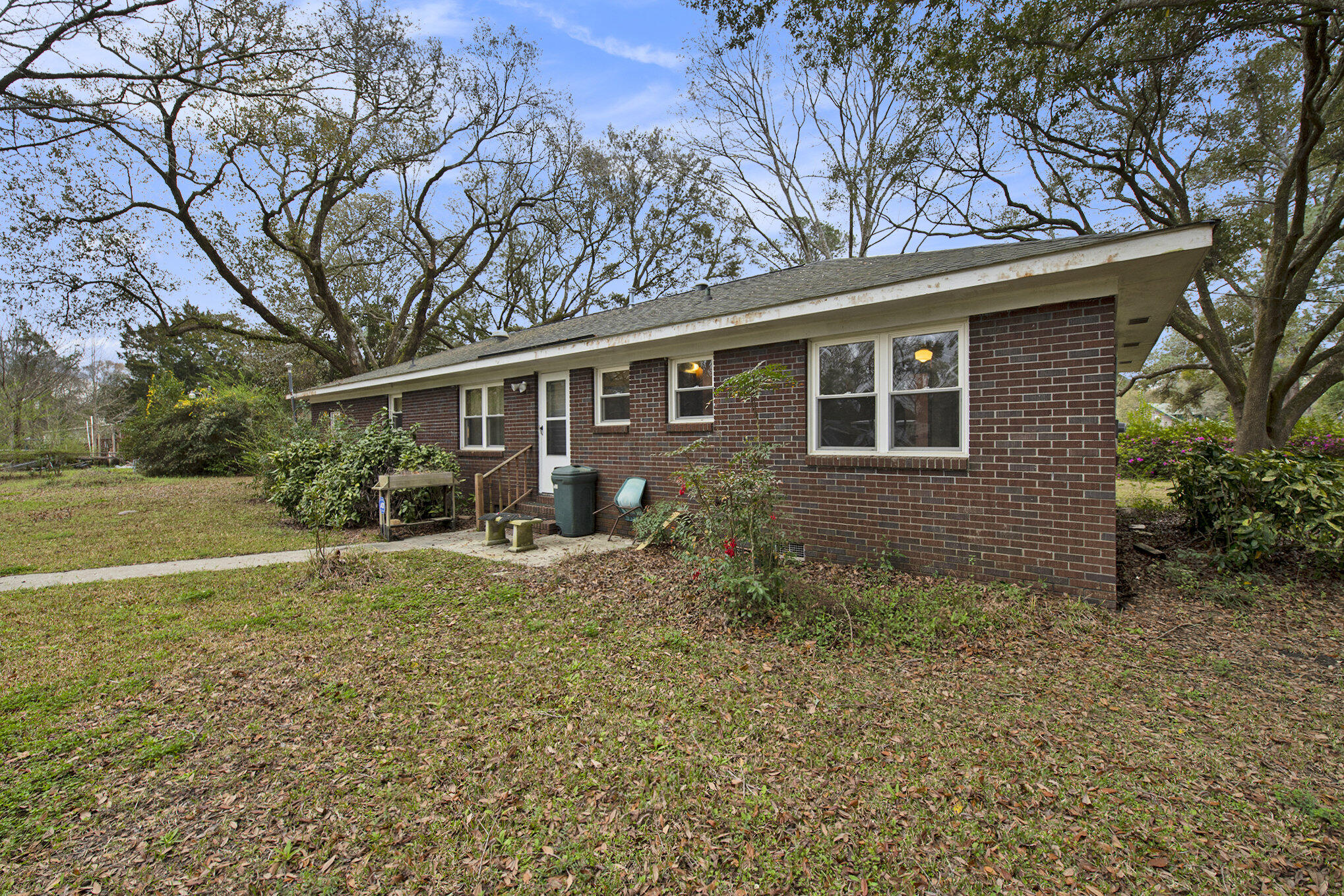 292 Embassy Drive