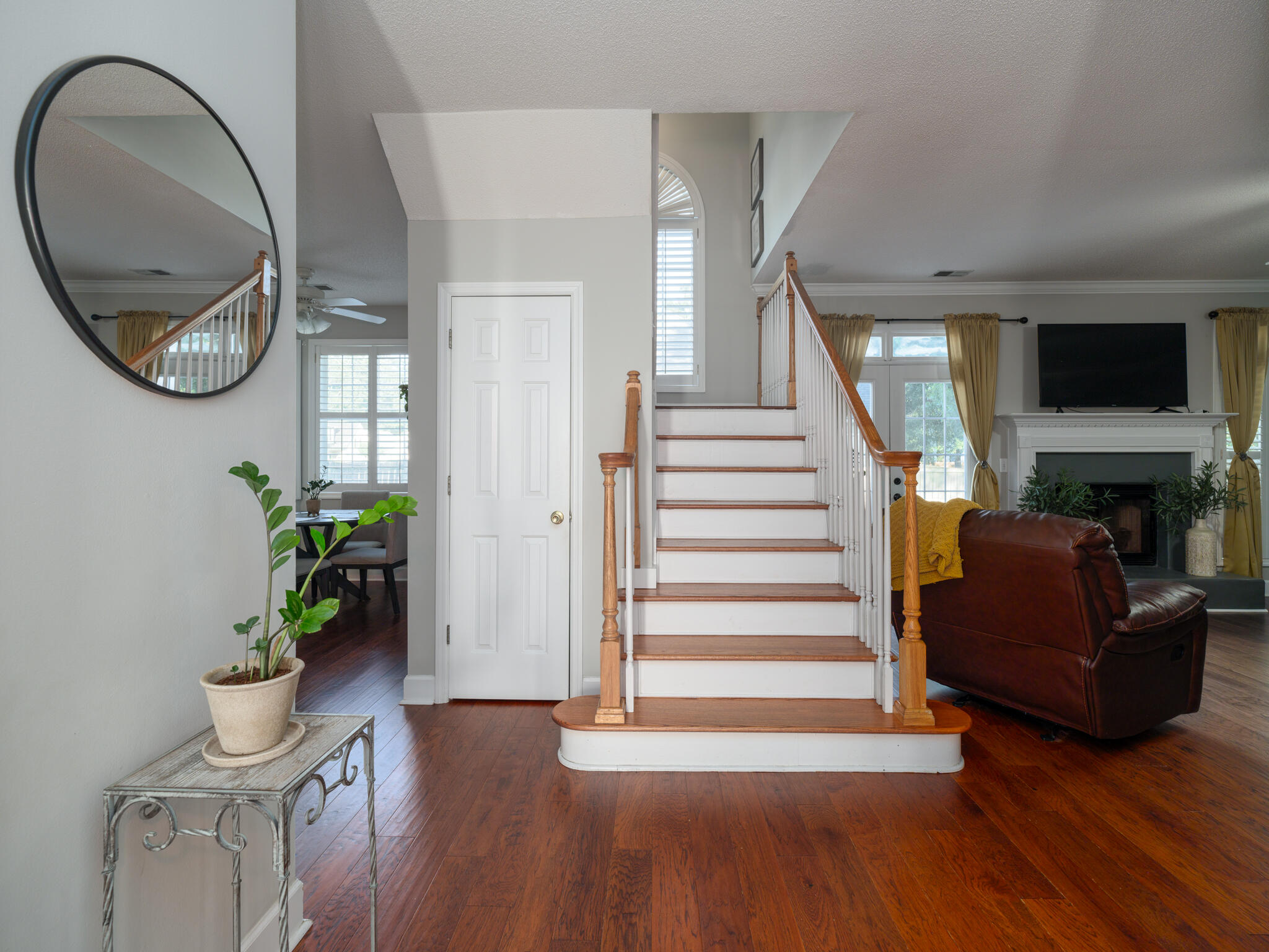 5501 Lindo Terrace