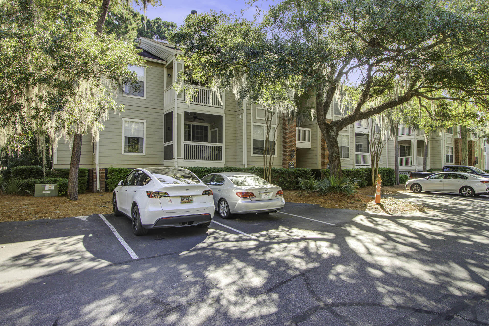 1600 Long Grove Drive # 1414