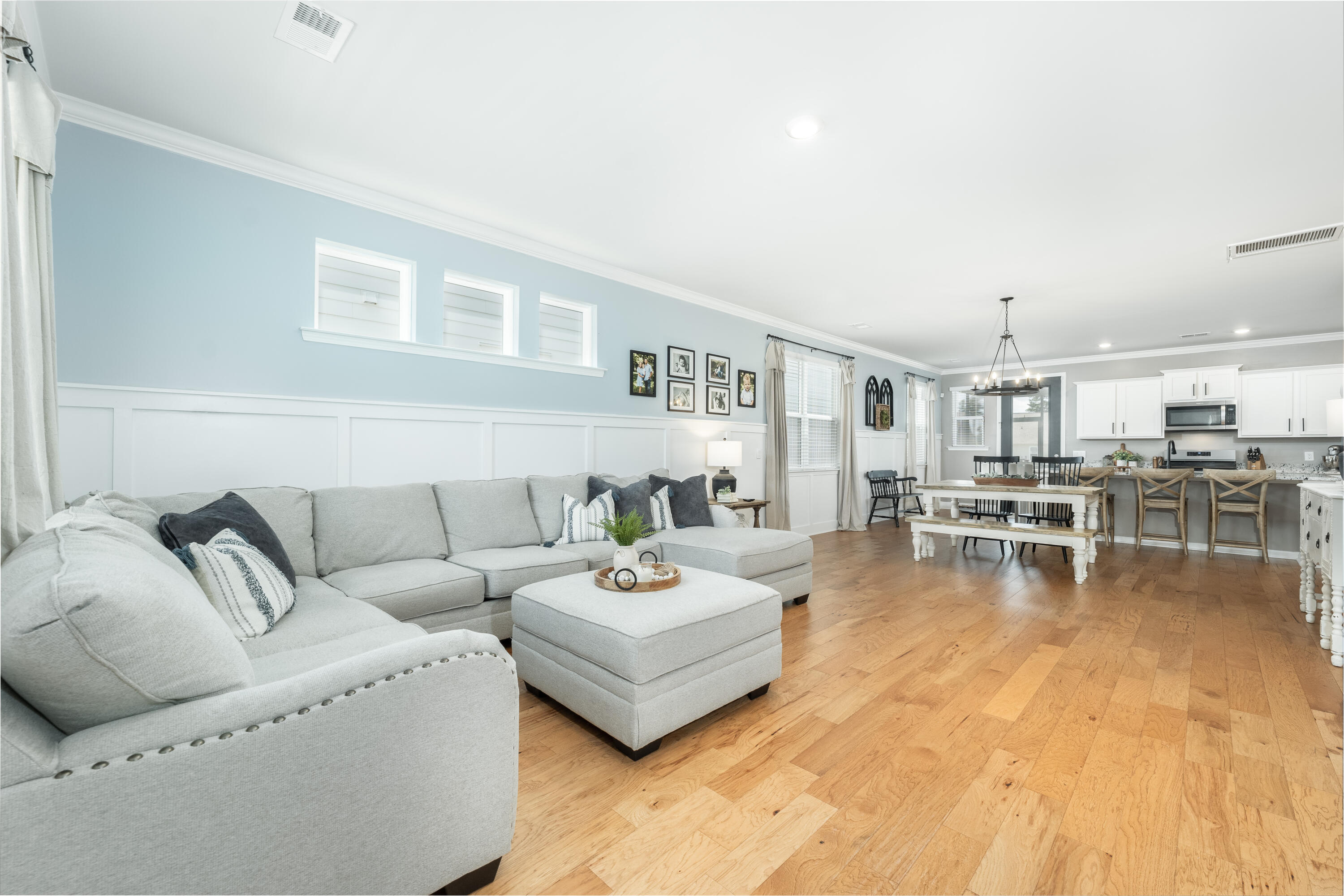 207 Oak View Way