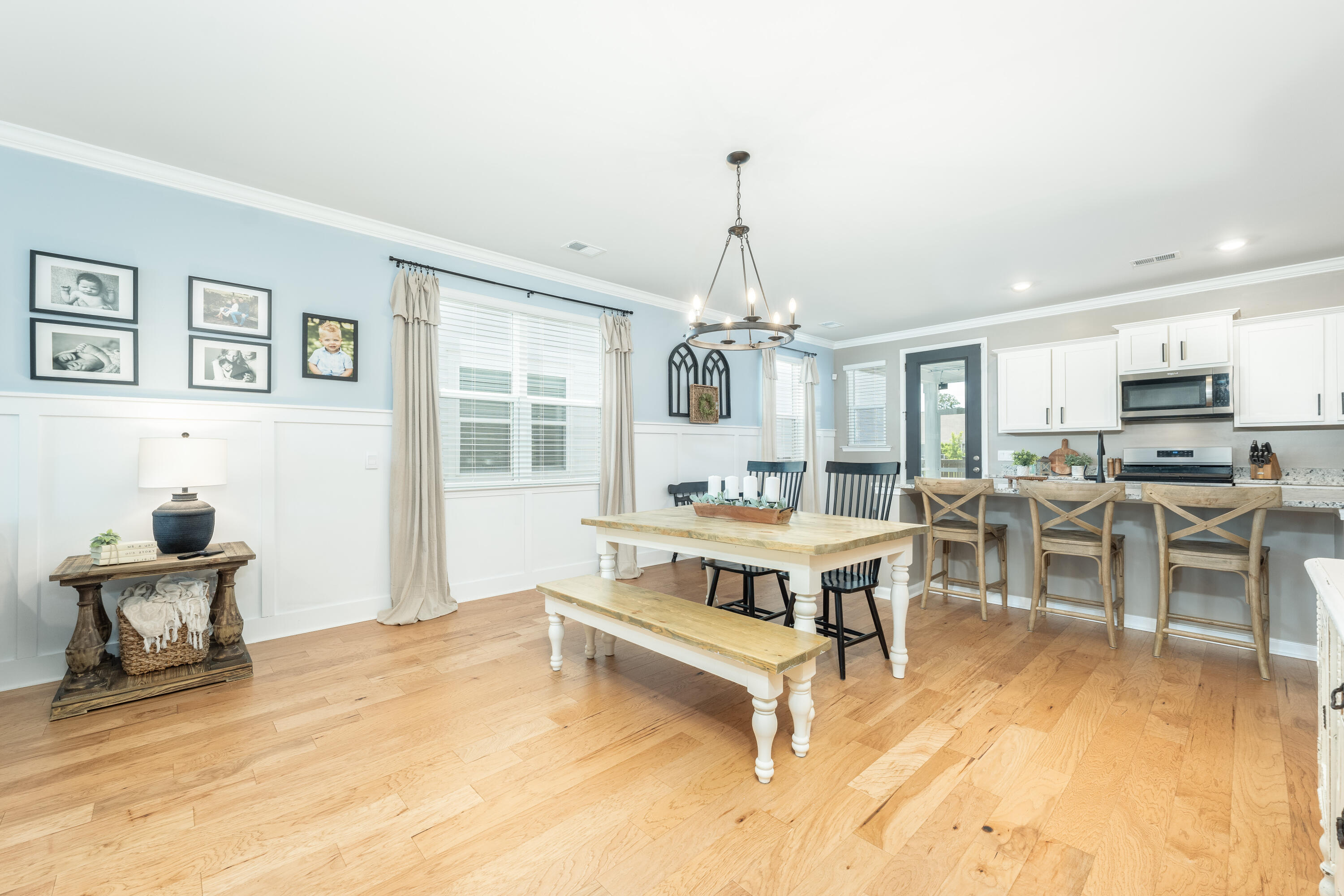 207 Oak View Way