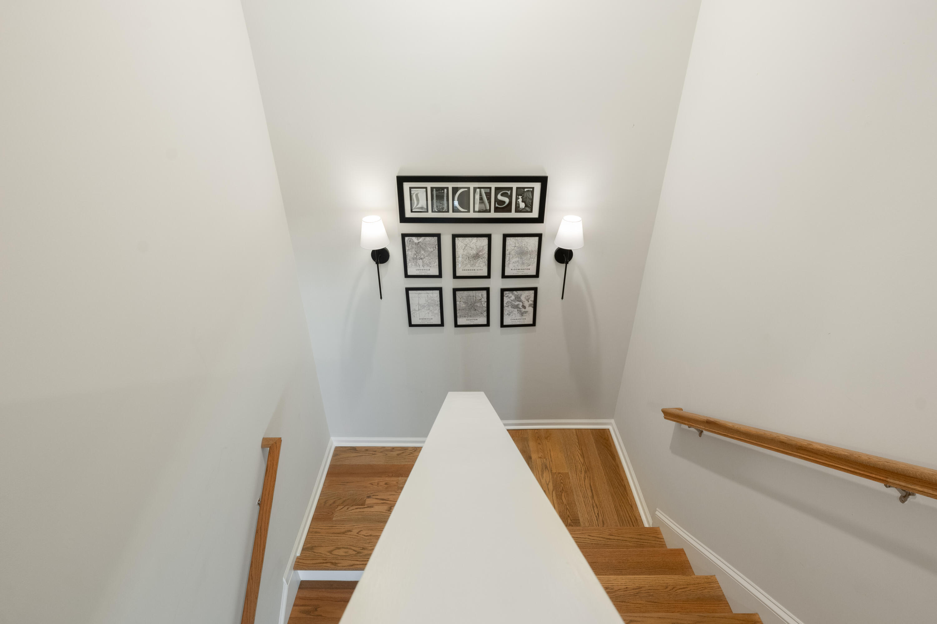 207 Oak View Way