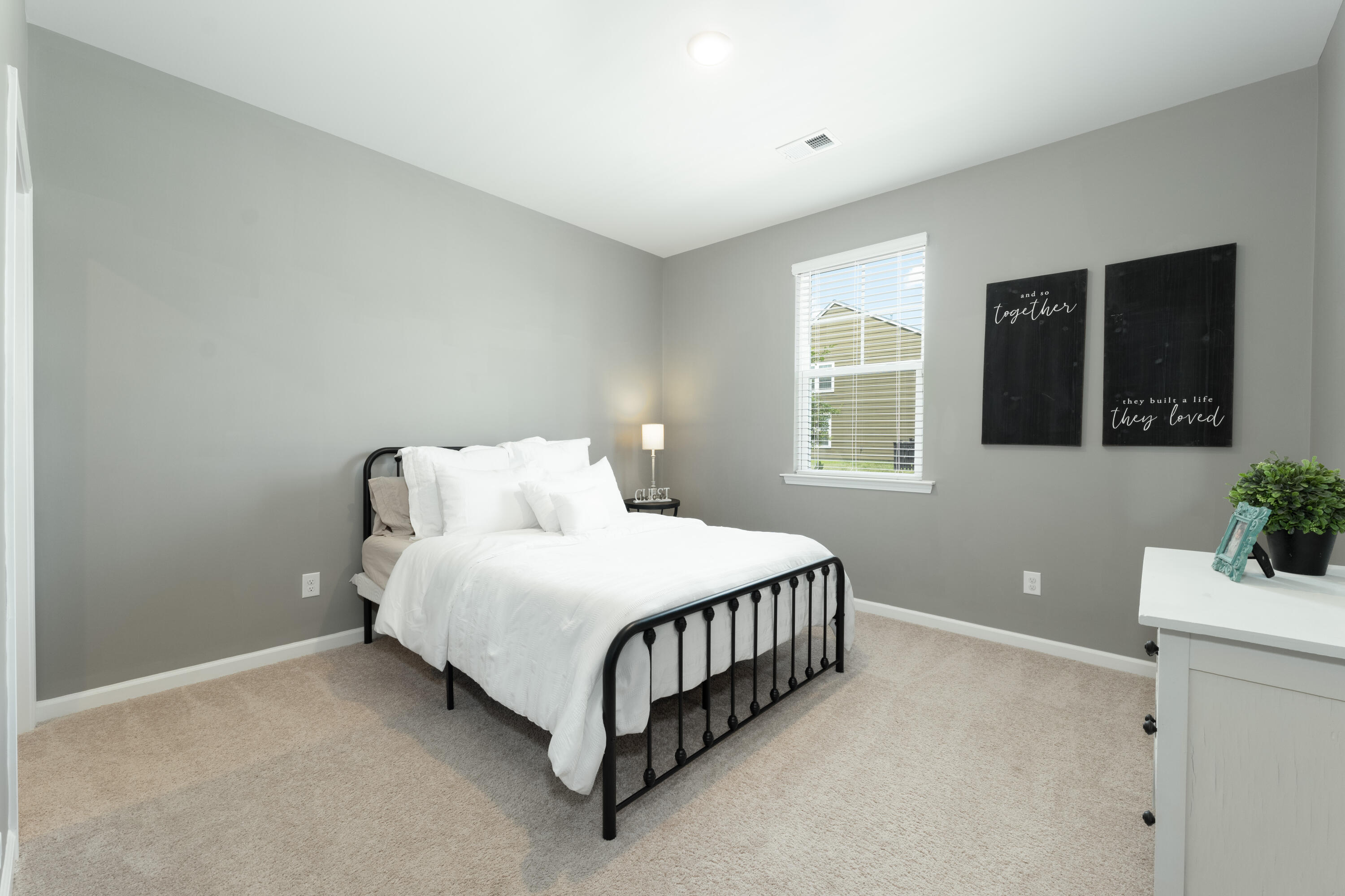 207 Oak View Way