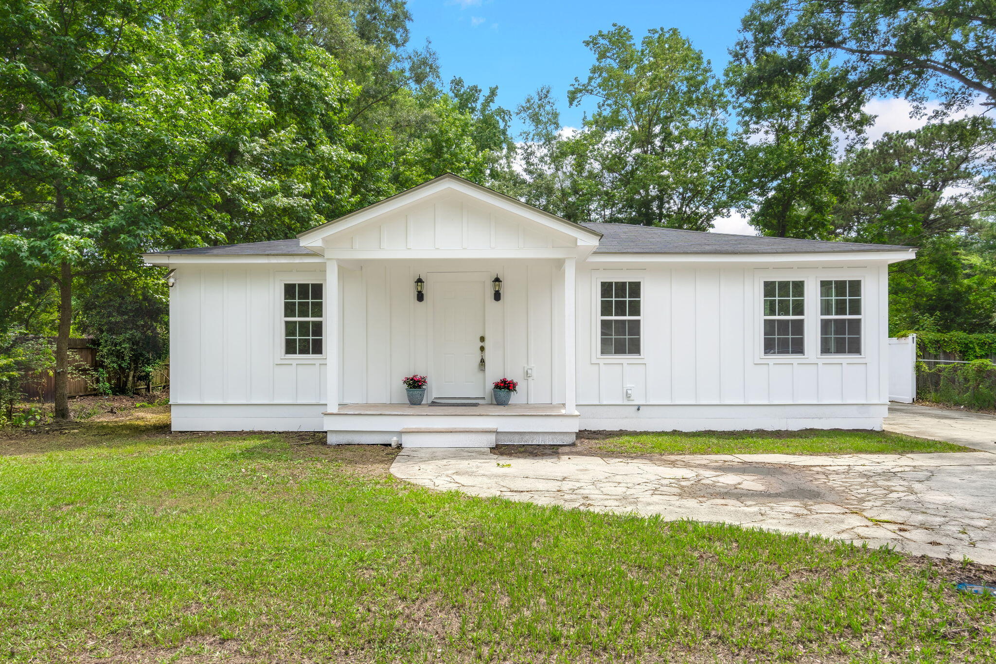 41 Stratton Dr