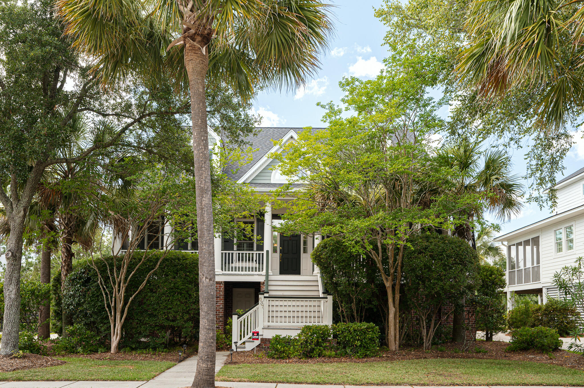 837 Dunham Street