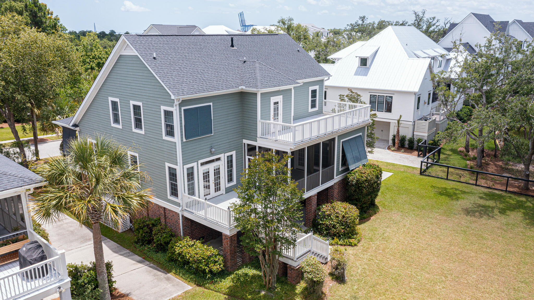 837 Dunham Street