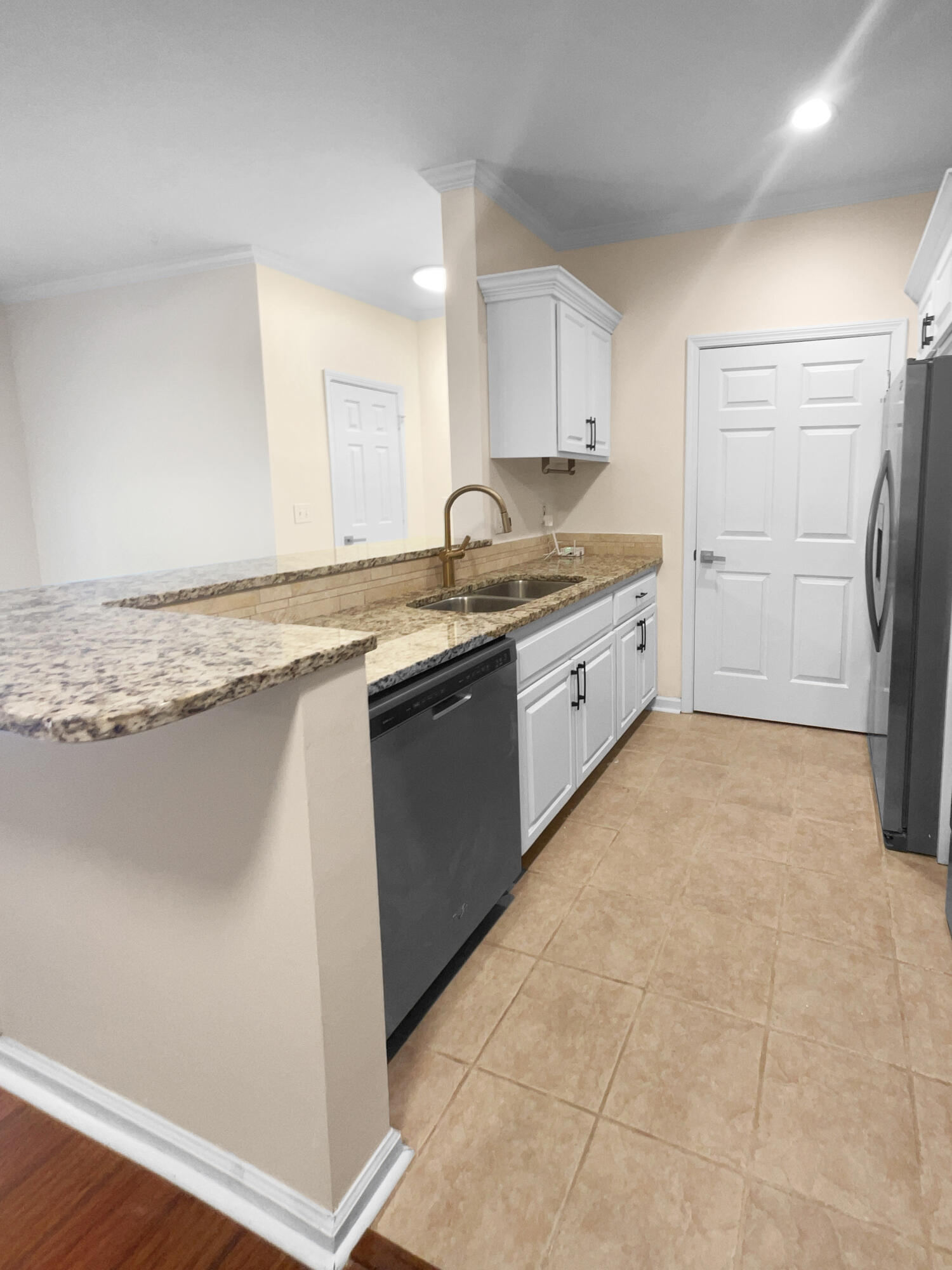 45 Sycamore Avenue # 1417