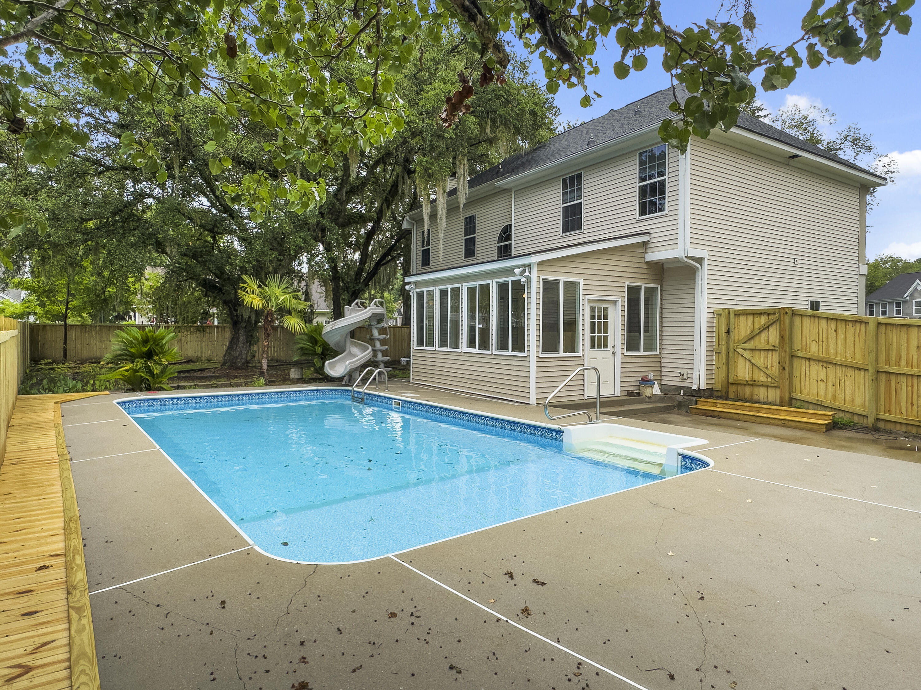 5402 Diston Court