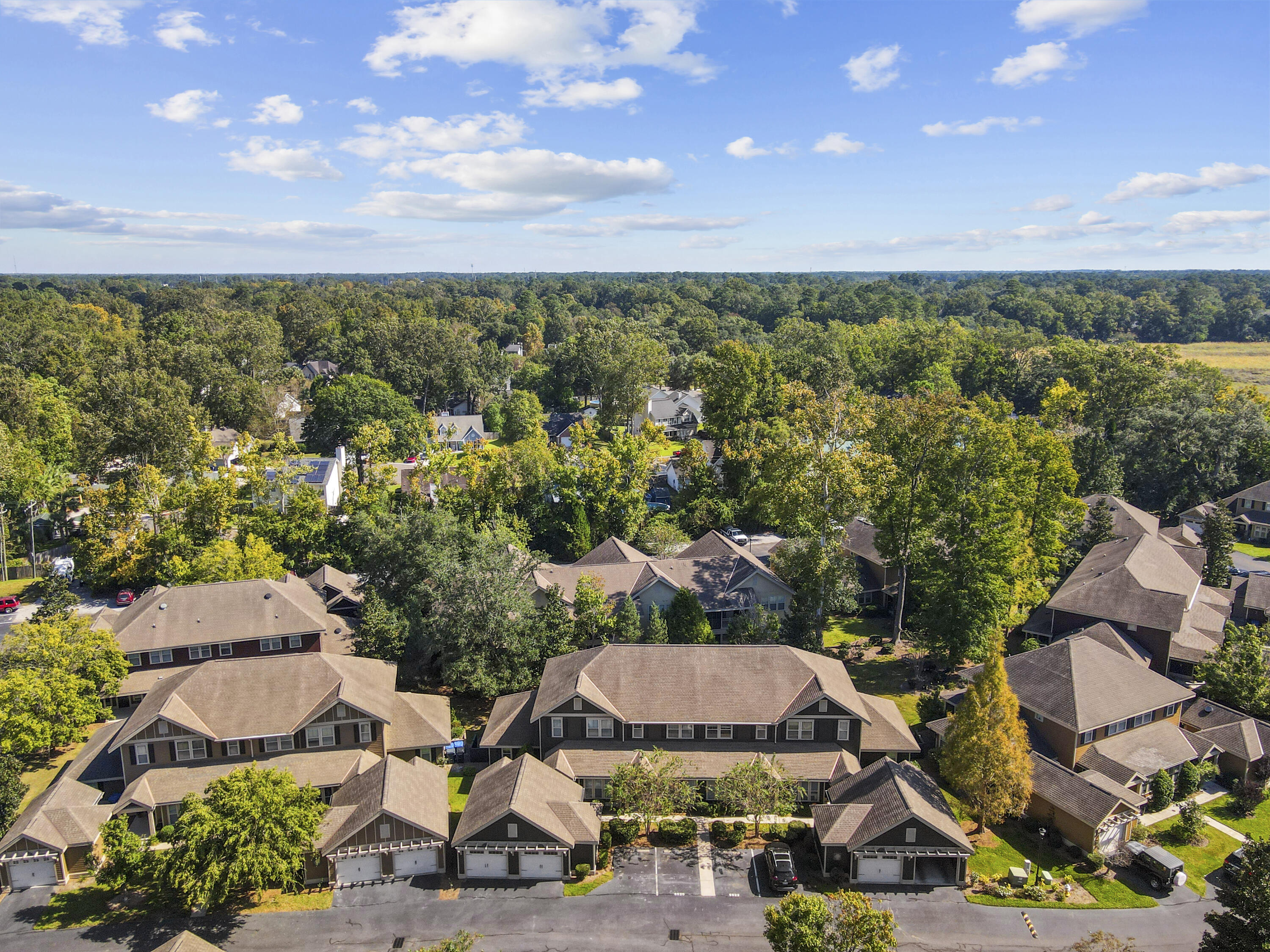 5520 Colonial Chatsworth Circle