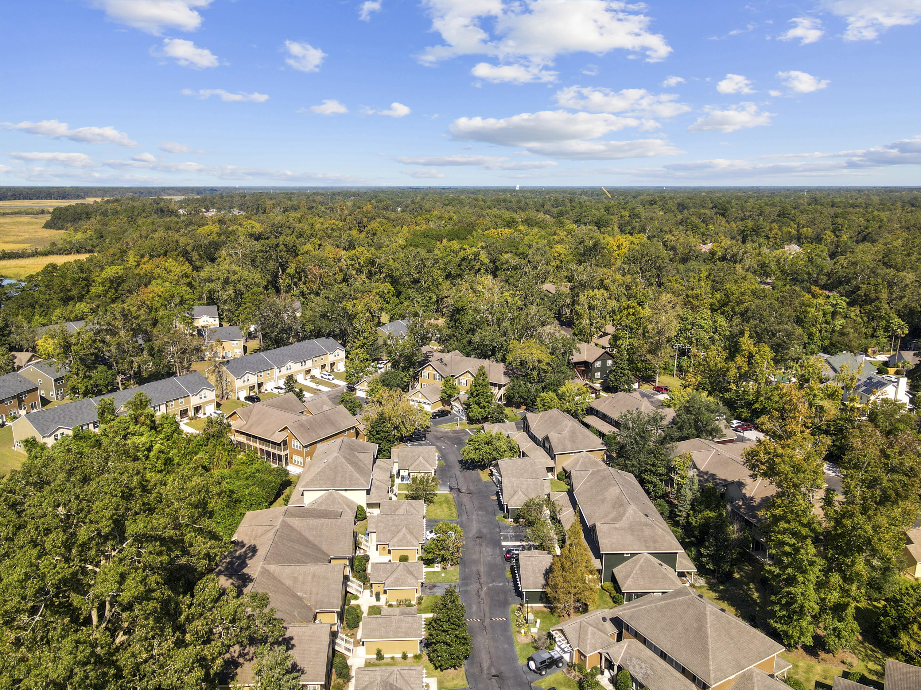 5520 Colonial Chatsworth Circle